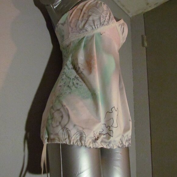 Lululemon Strappy Pastel Floral Built in Bra Adjustable Waist Size 4 - Picture 3 of 9